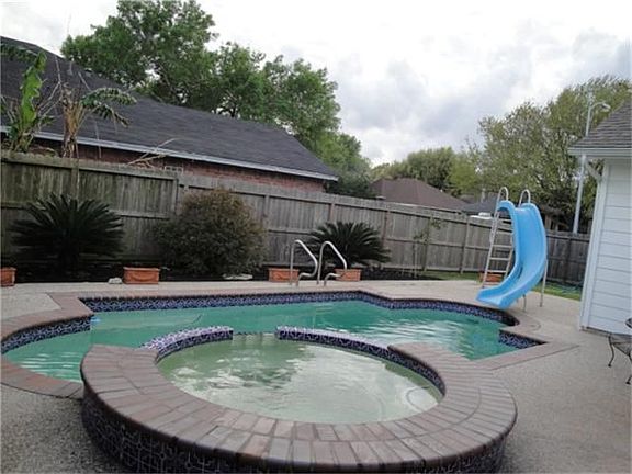 2nd image of 1414 Garden Park Dr