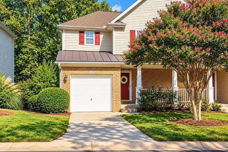2 bed, 2.0 bath, 1967 sqft, $2,000 — Photo 1