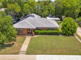 311 S Dooley St, Grapevine, TX 76051