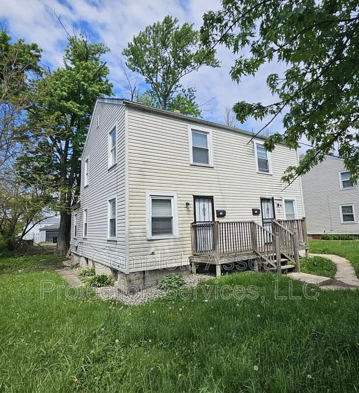 2 bed, 1.0 bath, $1,300 — Photo 1