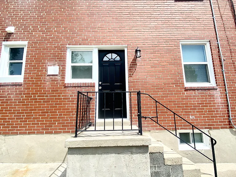 4914 Hamilton Ave #1 — Photo 2