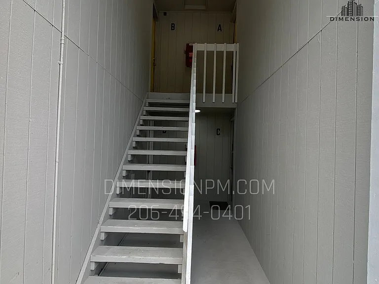 717 Myrtine St — Photo 1