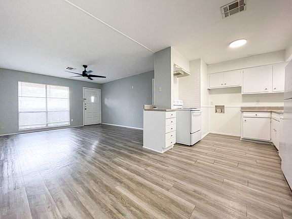 3rd image of 1118 La Porte Dr