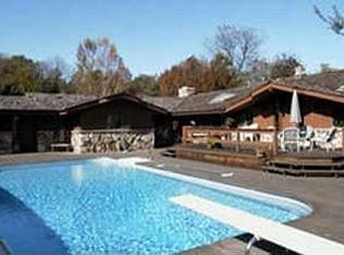 W207S7004 High Bluff Dr, Muskego, WI 53150