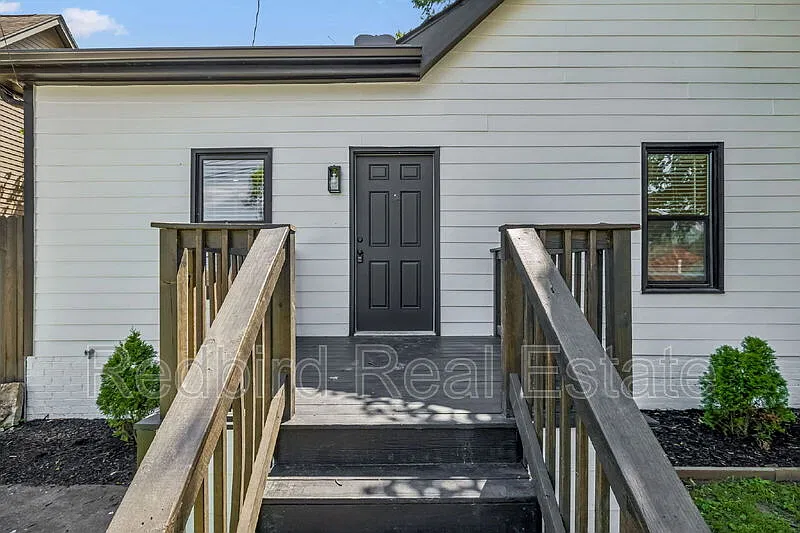 3 bed, 1.5 bath, 1709 sqft, $2,950 — Photo 3