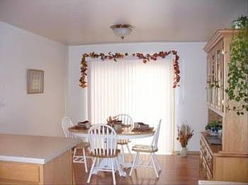 4th image of 438 N River Rock Dr