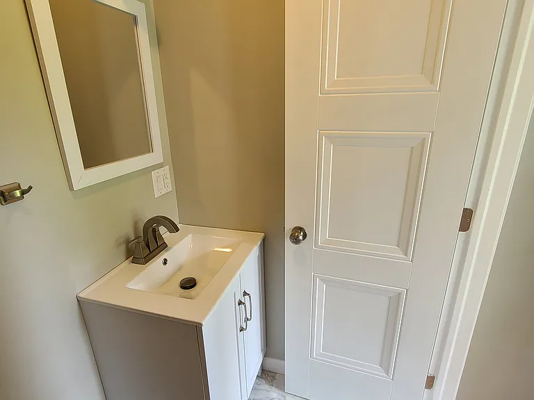 1114 N Madison St — Photo 15