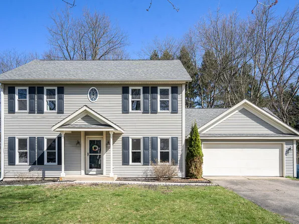 210 Parkland Ter, Portage, MI 49024