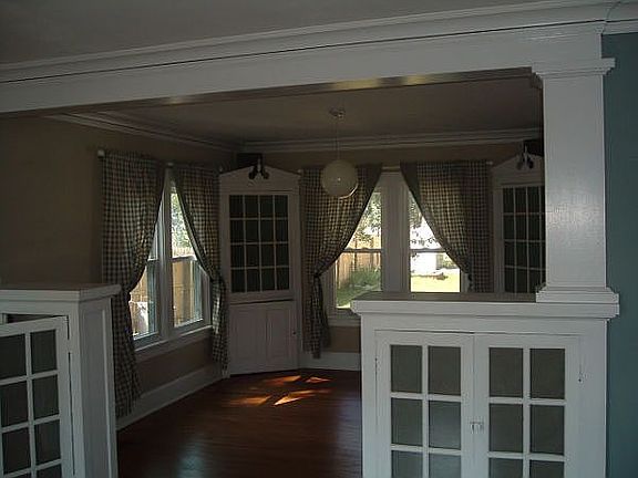 3rd image of 1620 Center Ave