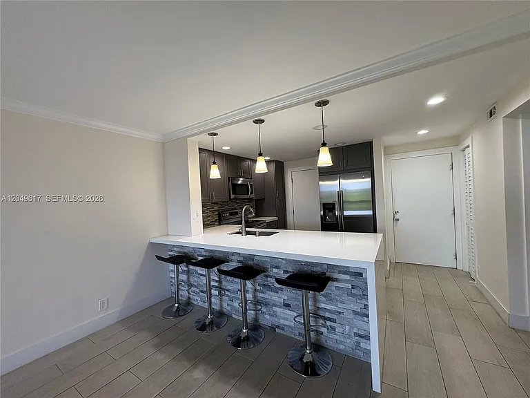 900 NE 12th Ave #703 — Photo 5