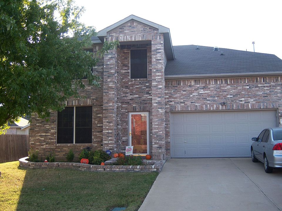 quiet neighborhood, walking distance to elementary school