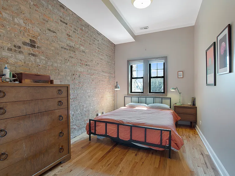 1855 W Chicago Ave — Photo 7