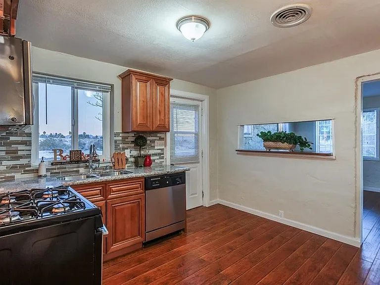 6388 West Ct — Photo 3