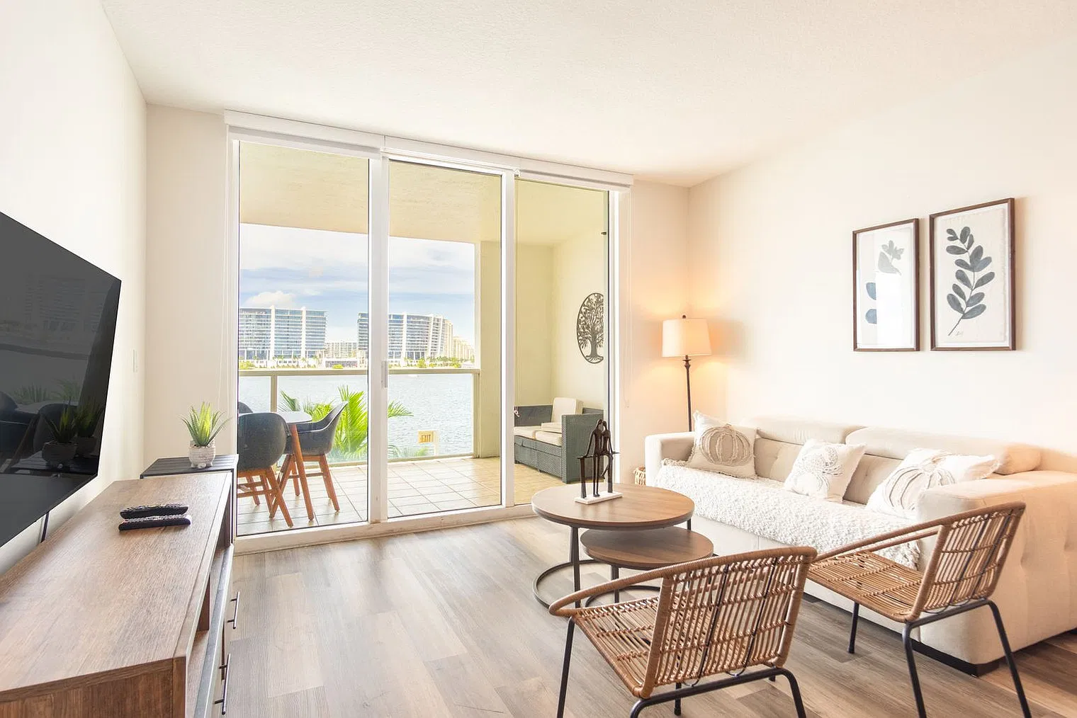 2 bed, 2.0 bath, 1194 sqft, $8,539 — Photo 1