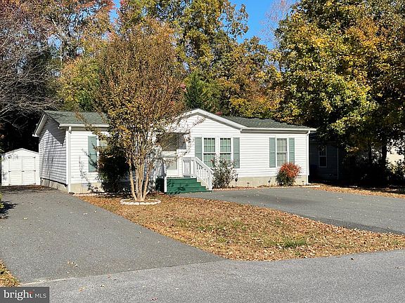 4th image of 135 White Pine Dr