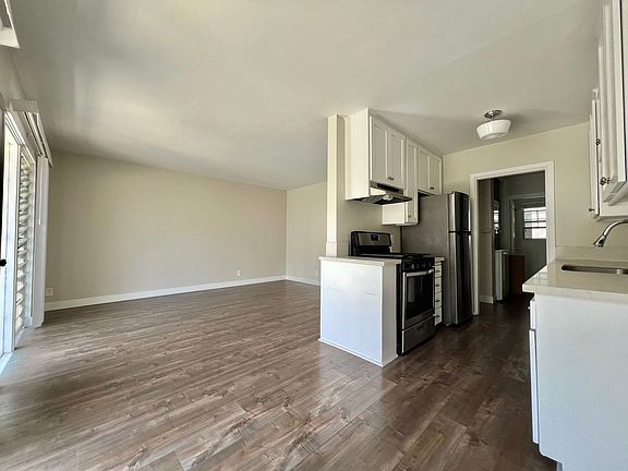 2nd image of 1142 E 1st St #1150-01