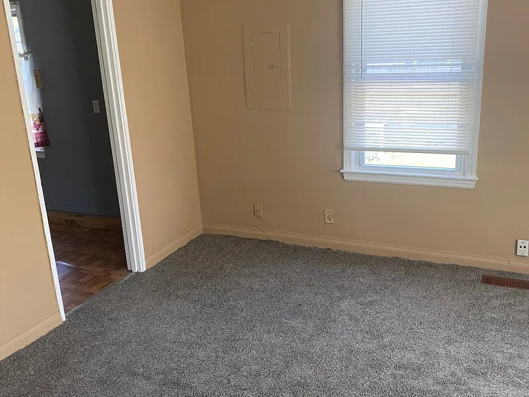 1729 Model Rd — Photo 11