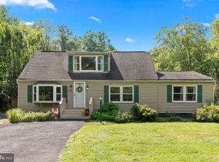 1422 Robinson Pl, Yardley, PA 19067