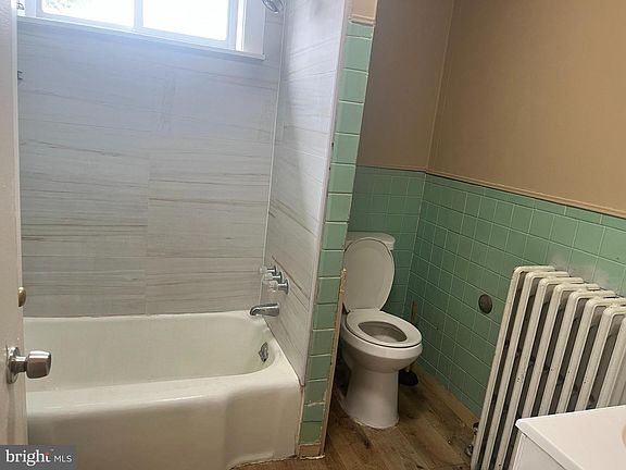 5th image of 3300 Saint Vincent St #0