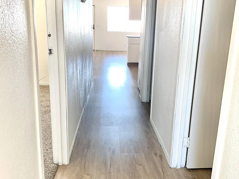 200 Bruce Way #4 — Photo 4