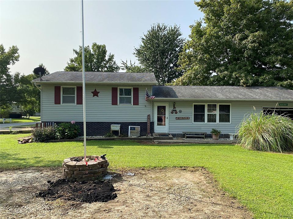 1st image of 409 Camelot St