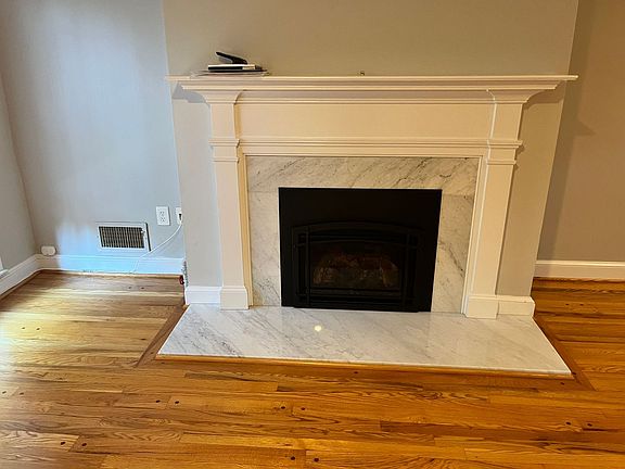3rd image of 204 Jefferson St