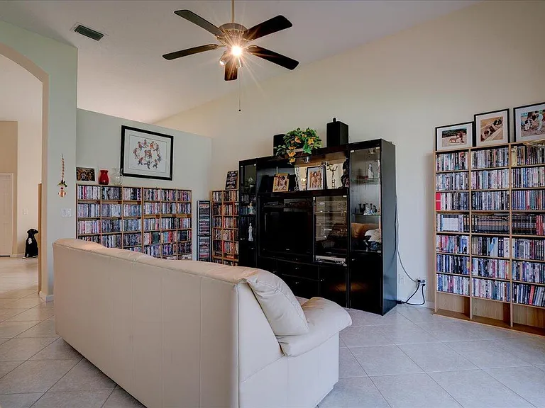 15323 Fiorenza Cir — Photo 24