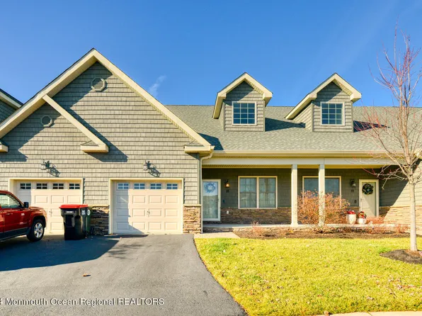 18 Green Tree Circle, Hazlet, NJ 07730