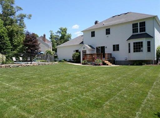 2nd image of 8 Heather Ln