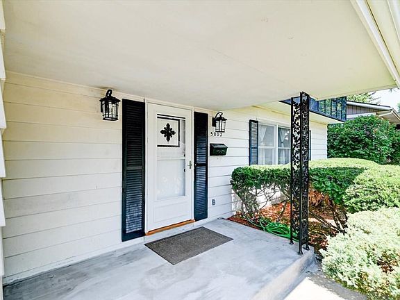 2nd image of 5002 Twin Oaks Dr