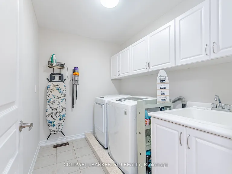 43 Midcrest Cir — Photo 27