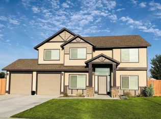 5402 Fayette Ln, Pasco, WA 99301