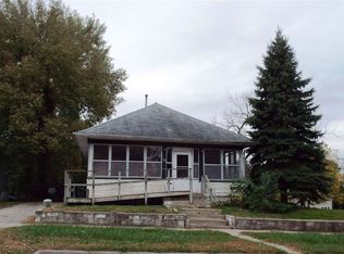 606 Oneida St, Waterloo, IA 50703