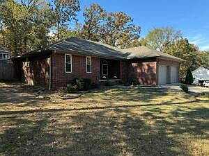 2nd image of 1707 White Oak Ln