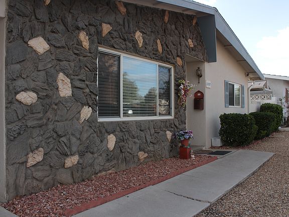 3rd image of 3587 Applewood Ave