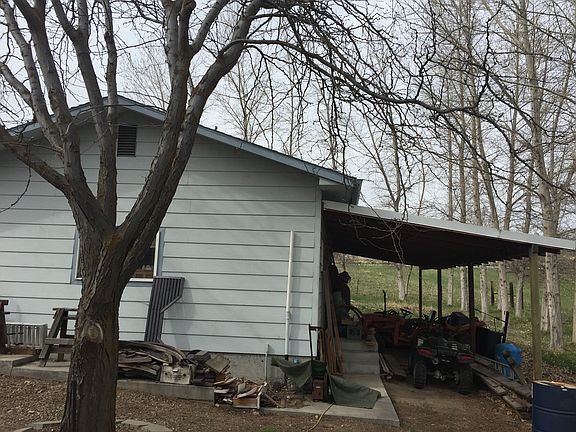 detached garage/shop lean-to