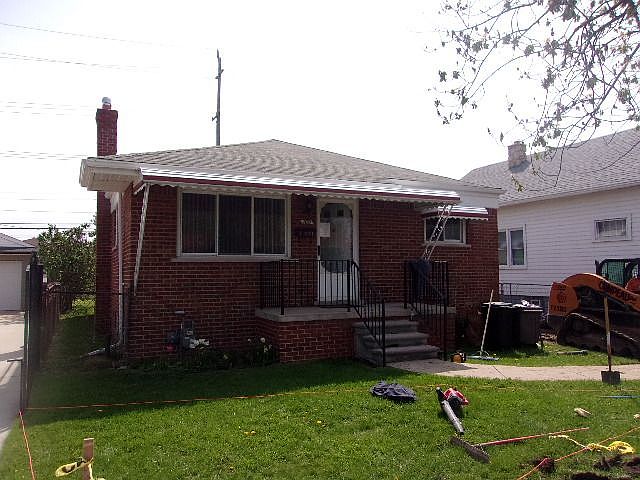 1st image of 1071 Lindbergh St