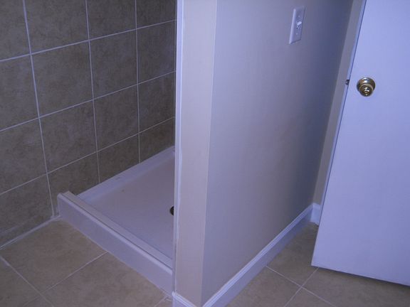 5th image of 805 Gaston Avenue Ext