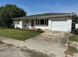 202 N Garfield St, Oblong, IL 62449