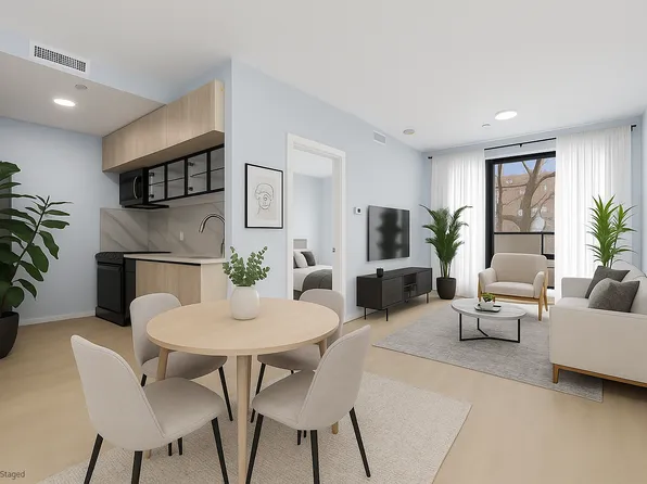 571 Ocean Parkway image 1 of 4