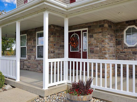 3rd image of 2708 Halyard Ct