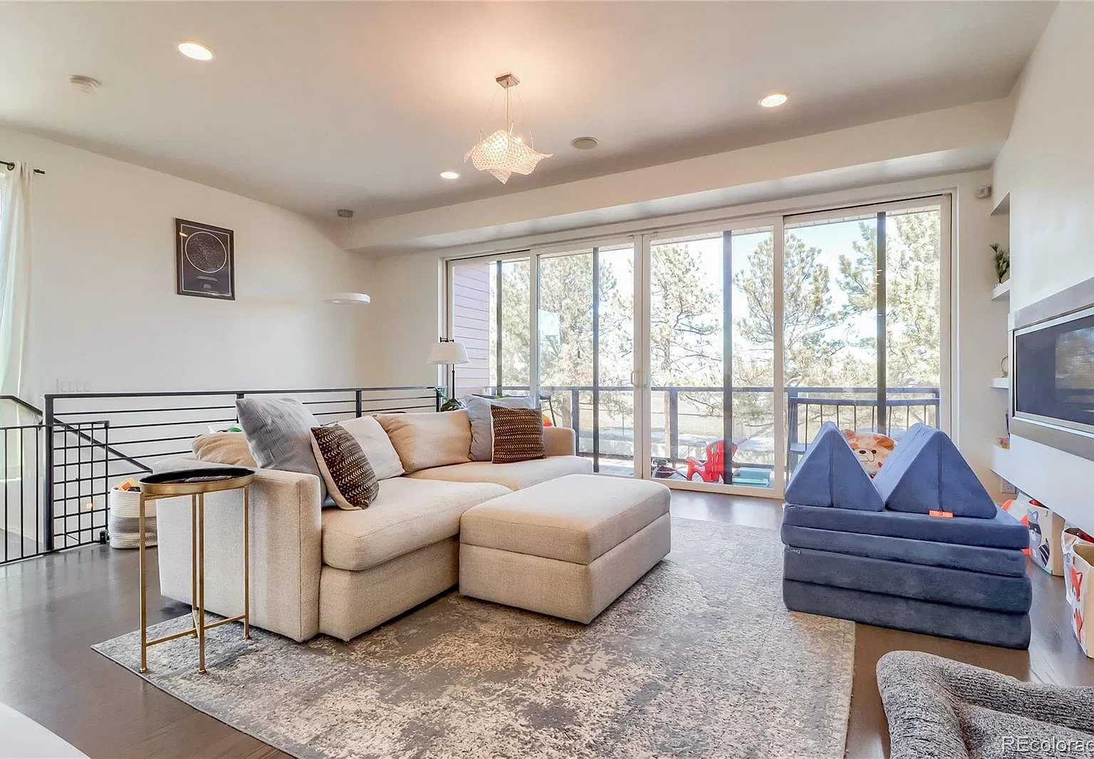 3 bed, 3.5 bath, 2297 sqft, $5,250 — Photo 3