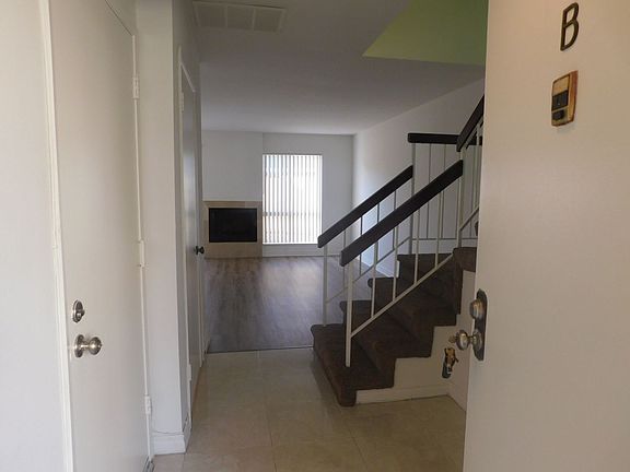 3rd image of 17091 Green Ln APT B