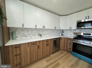 214 Londonderry Ln, Darby, PA 19023