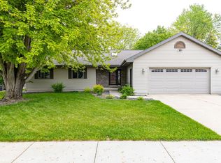 1074 Pendleton Rd, Neenah, WI 54956