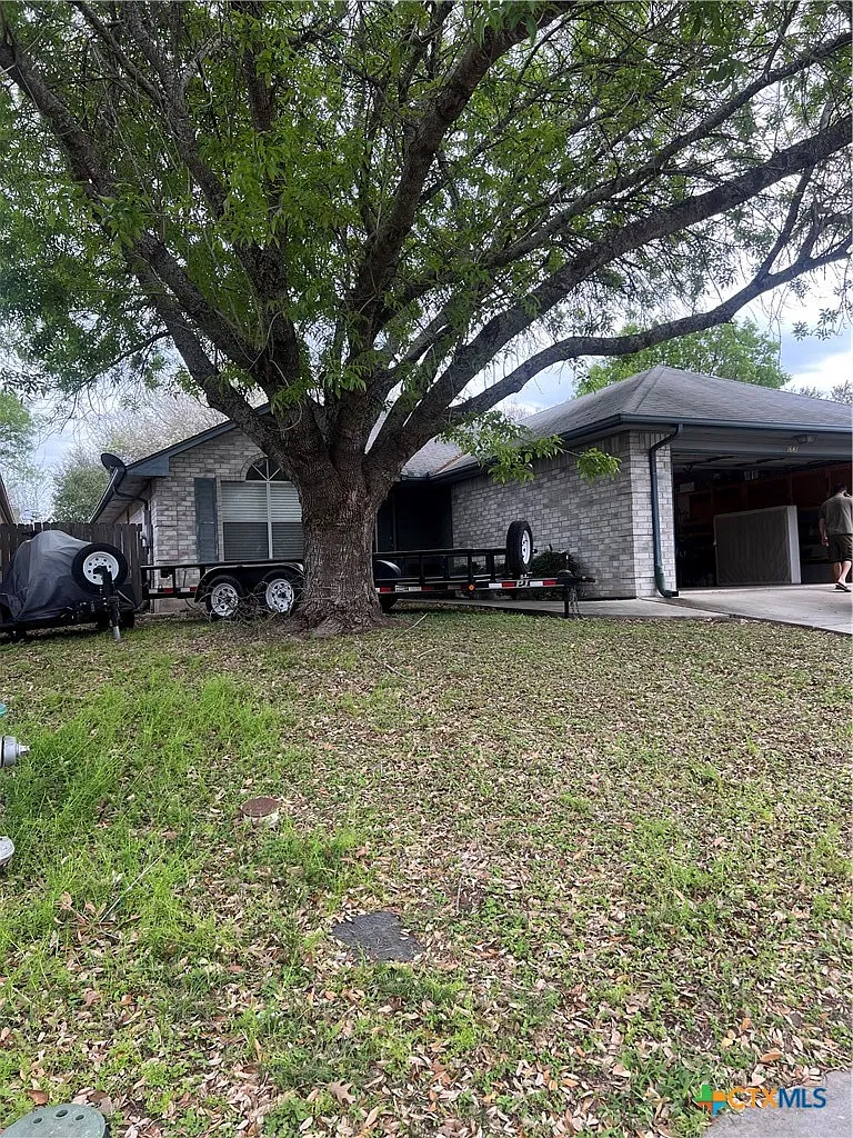 3 bed, 2.0 bath, 1490 sqft, $1,695 — Photo 2