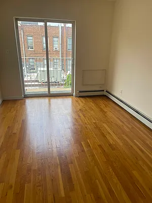 Rented by Metropolis International Realty Inc. | media 4