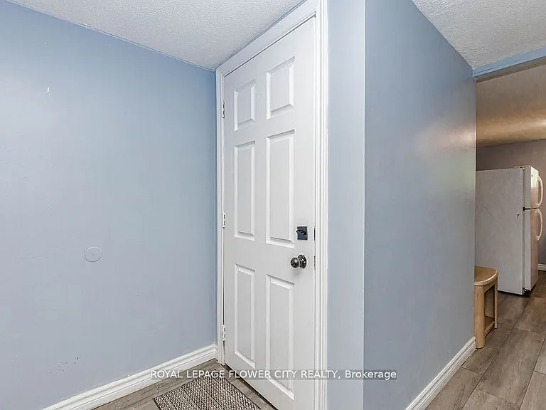 37 Warwick Rd — Photo 29