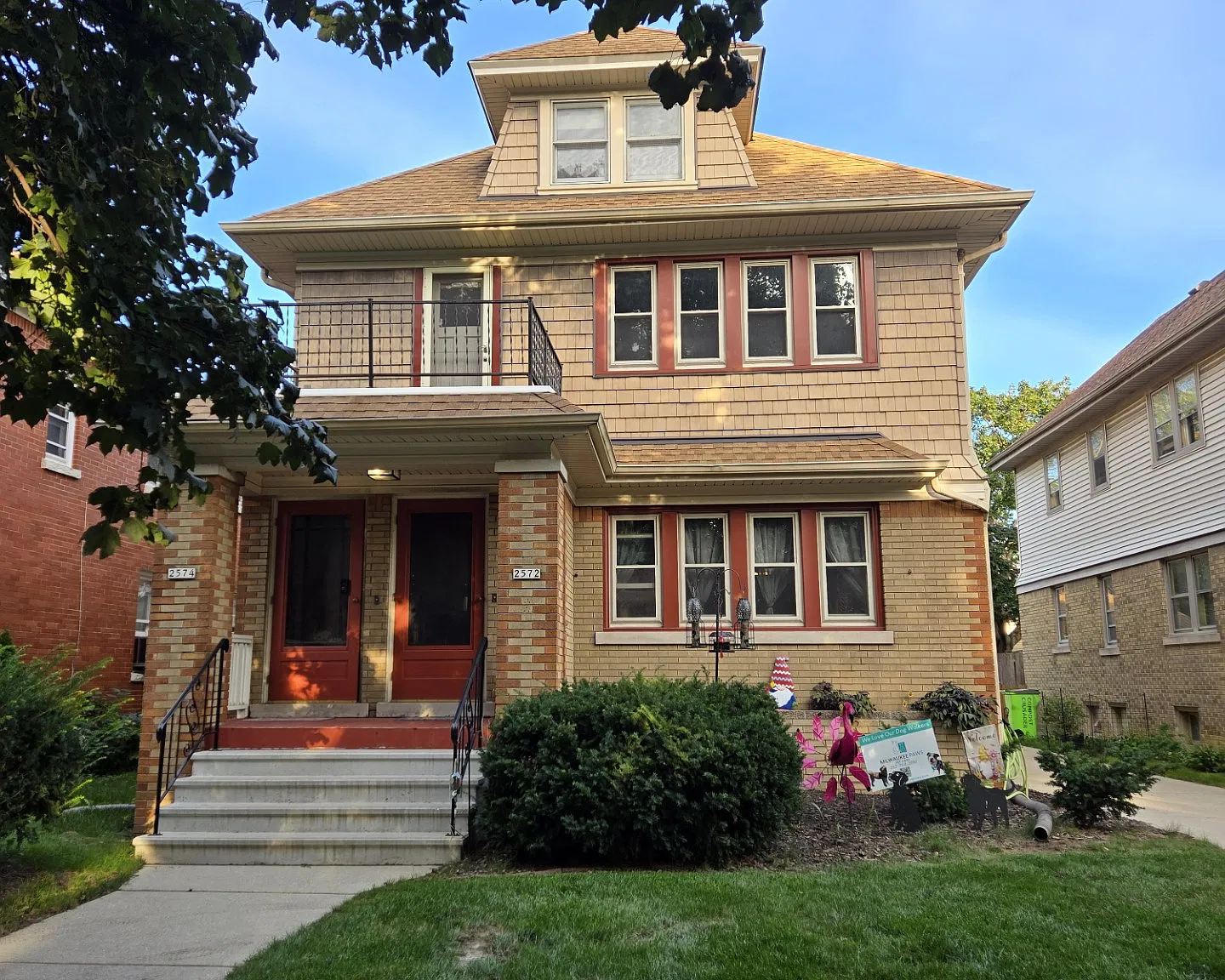 2 bed, 1100 sqft, $1,600 — Photo 1