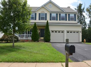 15550 Wheatfield Rd, Woodbridge, VA 22193